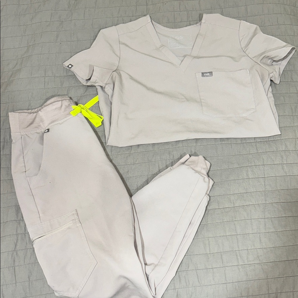 Figs Women's Beige Scrub Set with Neon Yellow Drawstring